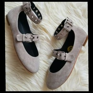 NWOT REBECCA MINKOFF Rachel Buckle Strap Flat